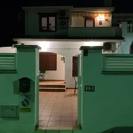 Costa Dorada With Shared Pool And Terrace