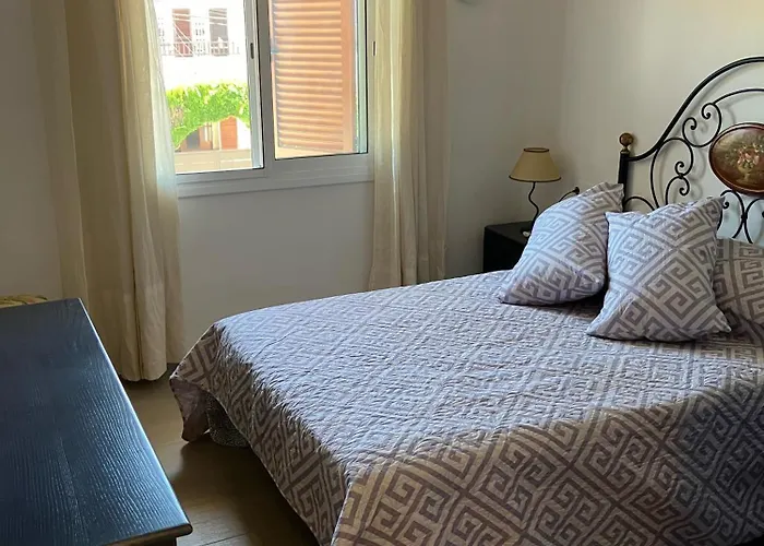 Апартаменты Costa Dorada With Shared Pool And Terrace *