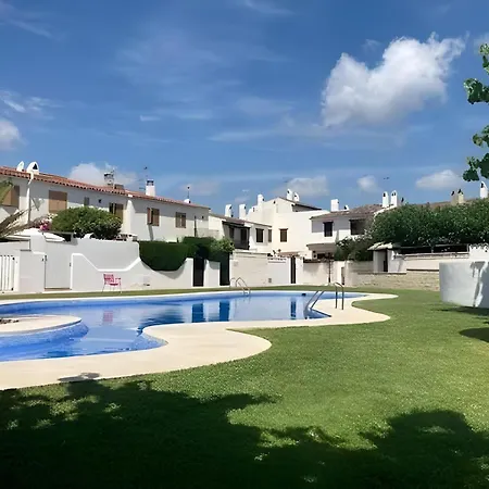 アパート Costa Dorada With Shared Pool And Terrace