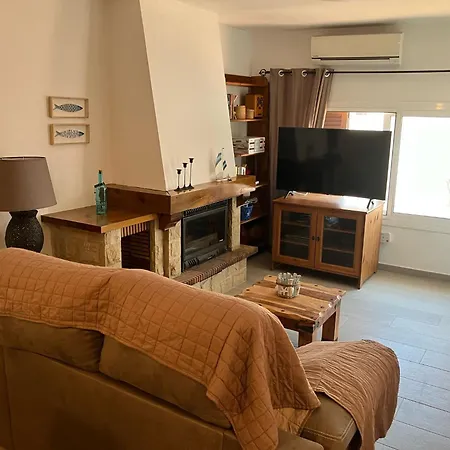 Costa Dorada With Shared Pool And Terrace アパート クレイセール