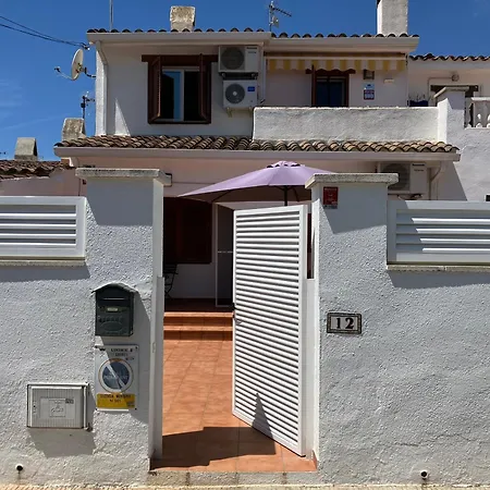 Costa Dorada With Shared Pool And Terrace